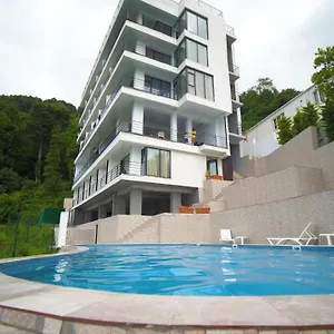 Hills Kvariati